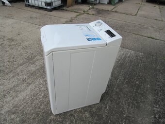 Nabízím pračku Elektrolux vrchní plnění na 6kg. Plně funkční - 2