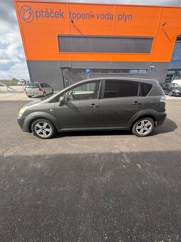Prodám Toyota Corolla 2.2D 4D 7 mist - 2