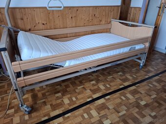 Elektrická plně polohovatelná postel - 2