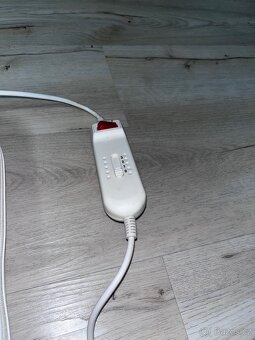 Masážní vyhřívací polštář - 2