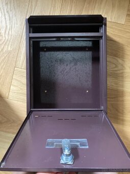 Poštovní schránka - 2