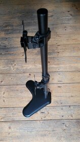 Držák na monitor - na 2 monitory nad sebou - 2