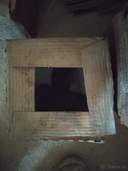 Prodám obklady na zeď, černé, lesklé, rozměr 20x20 cm, cena - 2