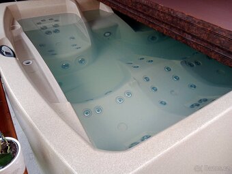 Vířivka Caretta - 2