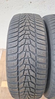 2ks zimní pneu Hankook 225/60 R17 6mm - 2