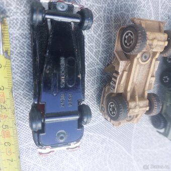 Tři Stará malá autíčka. - 2