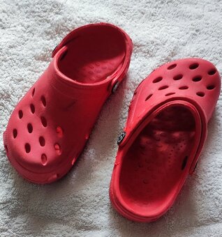 Dětské červené Crocs boty, vel. 28 - 2