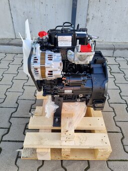 Motor Mitsubishi L2E - 2