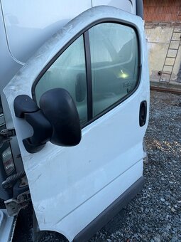 Levé přední dveře na Renault Trafi - 2