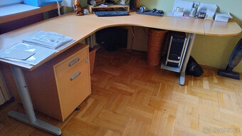 Rohový psací stůl - 2