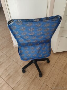 Modrá otočná židle Gofy - 2