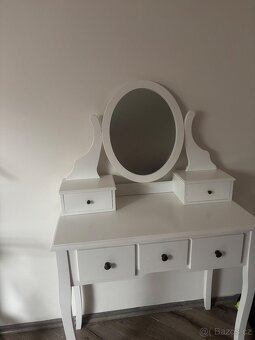 Toaletní stolek - 2