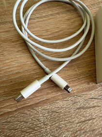 Originální Apple kabel USB-C / Lightning, 1m - 2