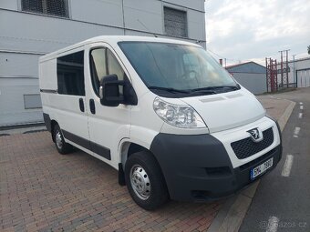 Peugeot Boxer 2.2hdi 96kw 6míst,aut.AC, tažné 2.5t rok 2014 - 2