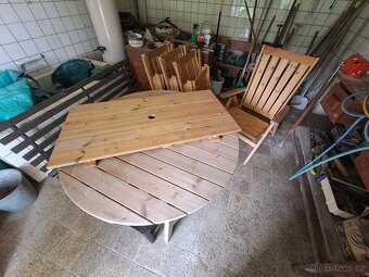 Prodám masivní zahradni set - stůl a 4 křesla - 2