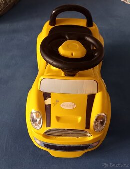 Odrážedlo žluté auto - 2