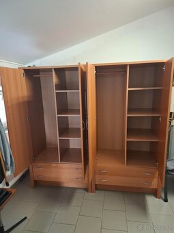 2 šatní skříně - 2