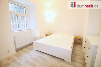 Pronájem bytu 1+1 30 m2 P5 Smíchov zařízený po rekonstrukci - 2