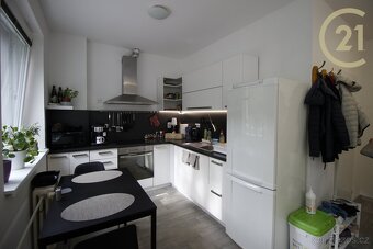OV 2+kk Nížkovice, 2.NP/3, výměra 38,8 m2, komora, sklep,... - 2