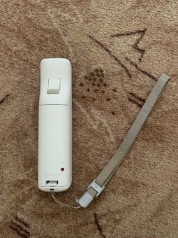 Dálkový ovladač na Nintendo Wii - 2
