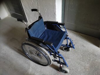 Skládací invalidní vozík - 2