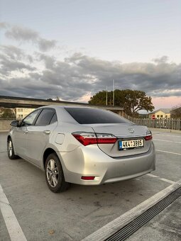 Toyota Corolla 1.6 i,  97kw - 2