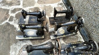 sbírka šicích strojů - 2