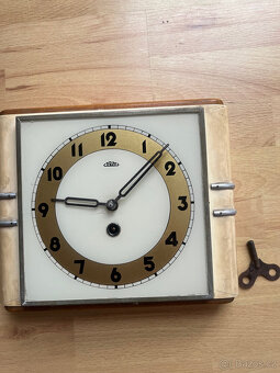 nástěnné hodiny Prim - 2