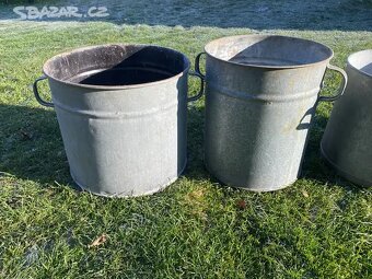 Stare plechove nadoby, pozinkovany hrnec, lavor - 2