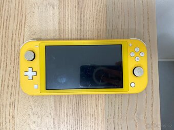 Nintendo Switch Lite Yellow - 2