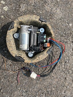 Kompresor na vzduchový podvozek BMW - 2