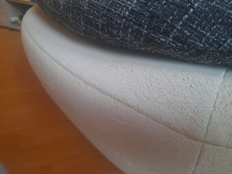 Křeslo bílé s polštáři za odvoz - 2