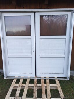 Dvoukřídlé plastové dveře - 2