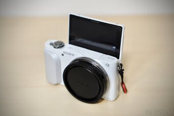 Sony Alpha NEX-3N - 2