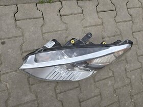 svetlo leve ford s-max cocka - 2