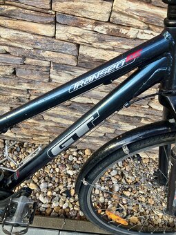 Dámské trekové kolo GT - 2