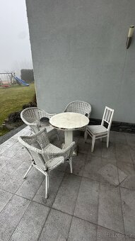 Stůl a křesla - 2