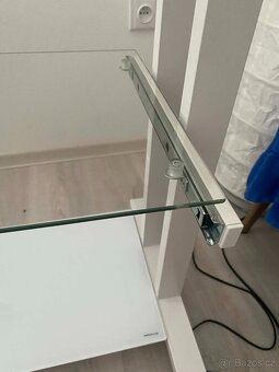 Skleněný stůl pro PC - 2