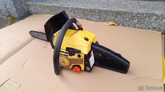 Stará motorová pila MC Culloch - 2