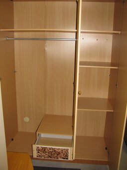 Šatní skříň - 2
