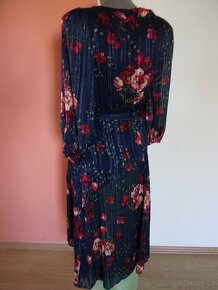 Luxusní šaty zn. DKNY - 2