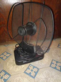 UHF/VHV/FM anténa se zesilovačem HAMA - 2