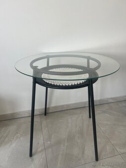 Elegantní kulatý stůl – ideální například do jídelny - 2