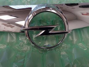 Originální lišta masky Astra J 2013 GM 13264451 - 2
