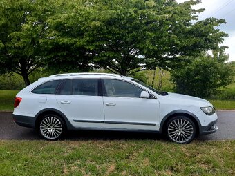 Škoda superb Laurin a Klement 2,0 tdi 125kw r.v 2015 čr - 2