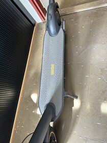 Segway Ninebot Kickscooter MAX G30E II - minimálně jetá - 2