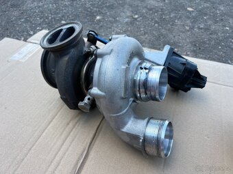 BMW F90 M5 Turbodmychadla 2x 7852372/73 - 2