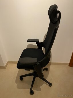 Posledních 6 ks zánovních kancelářských židlí ALZA ERGO - 2