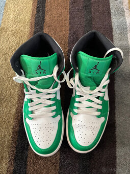 NIKE Air Jordan 1 Mid "Lucky Green" - 2