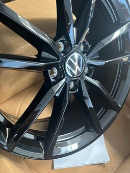 Alu Kola Vw Golf R - Gti Pretoria Nové Originální R18 - 2